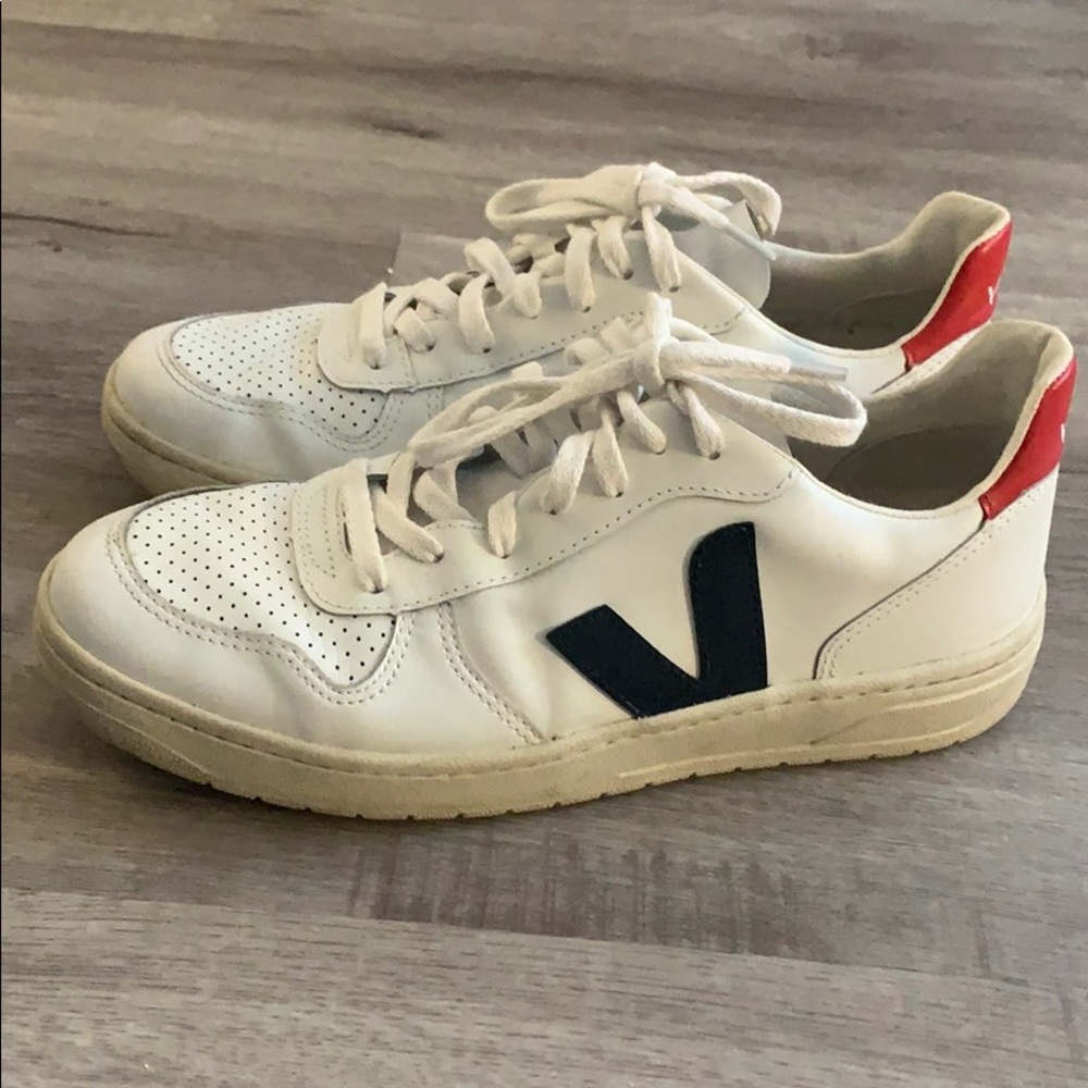 Men’s Veja V-10